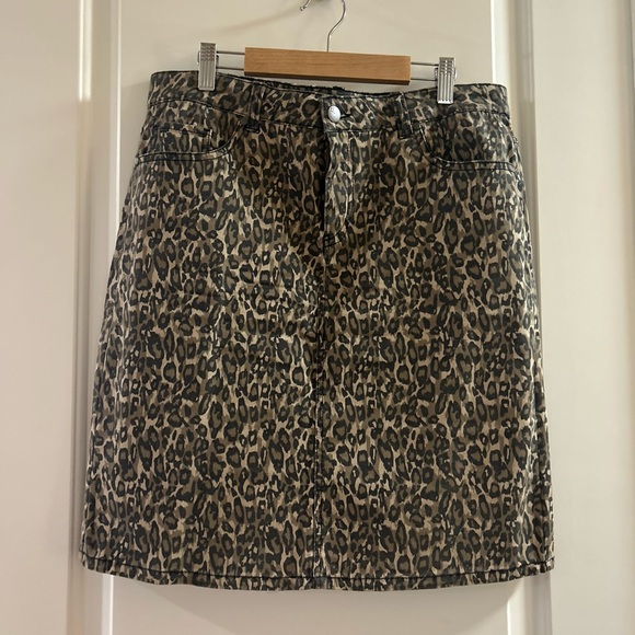 d. jeans Dresses & Skirts - d. jeans Leopard Print Mini Skirt
